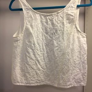 White flower pattern brandy tank